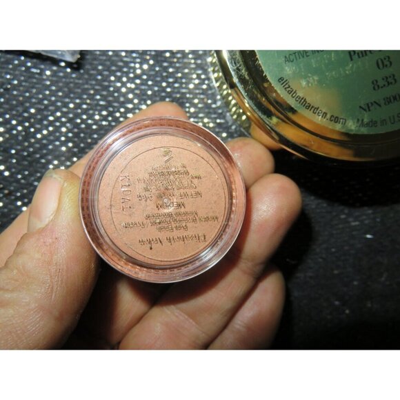 Elizabeth Arden Serum & cosmetic gift set in Cosmetic Bag with charm zipper pull - Picture 10 of 14